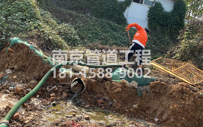 263石化村工地化粪池清理